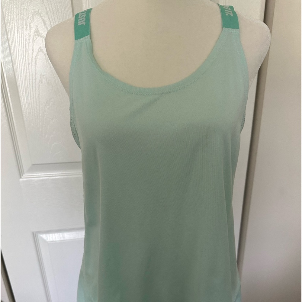 Nike athletic top women’s